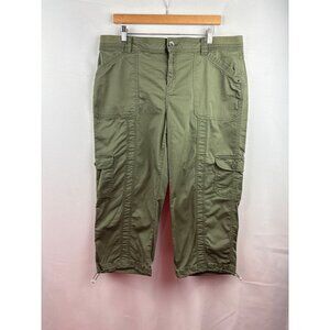 Women’s Style&Co Size 16 Army Green Capri Cargo Pants